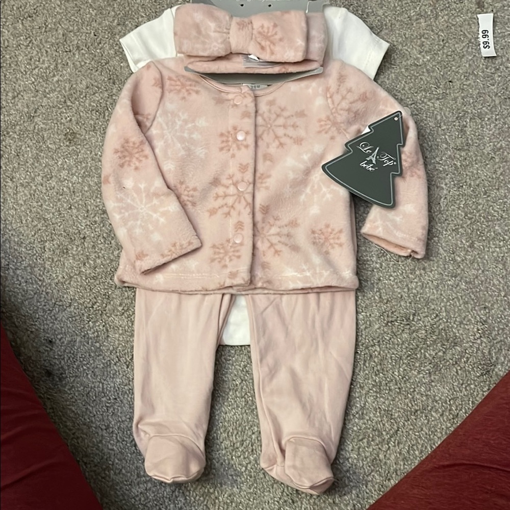 Pink Snowflake Baby Outfit 4 Piece Set - 3-6M